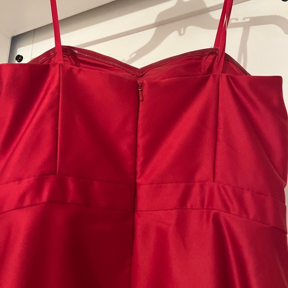 Homecoming dress, worn only once, great condition - Picture 6 of 7